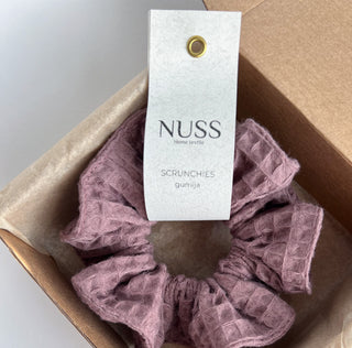 Plūmju krāsas matu gumija - scrunchie