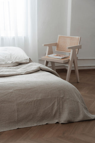 Lina–kokvilnas vafeļauduma gultas pārklājs