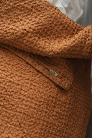 Lina–kokvilnas vafeļauduma gultas pārklājs