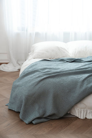 Lina–kokvilnas vafeļauduma gultas pārklājs