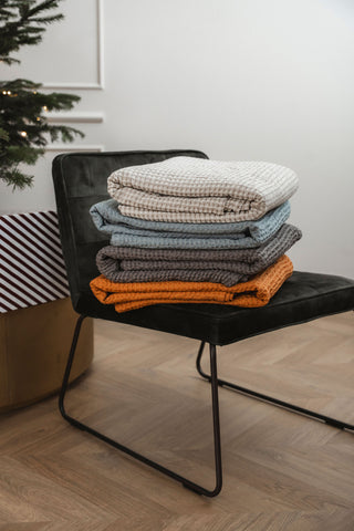 Lina–kokvilnas vafeļauduma gultas pārklājs