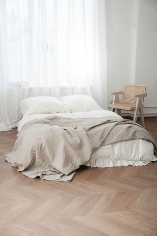 Lina–kokvilnas vafeļauduma gultas pārklājs