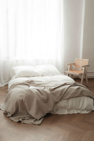 Lina–kokvilnas vafeļauduma gultas pārklājs