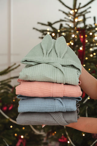 bērnu halāts, kokvilnas halāts, vafeļauduma halāts bērniem, bērnu halāts ar kapuci, bērnu peldmētelis, bērnu dāvana, OEKO-TEX kokvilna, roku darbs Latvijā