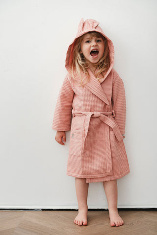 Rozā meiteņu bērnu halāts ar kapuci un zaķa austiņām | Nuss pink waffle bathrobe for kids