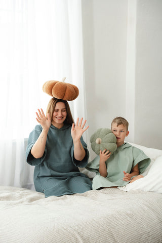 Kokvilnas vafeļauduma pončo halāts ar kapuci - "unisex" | Roku darbs Latvijā